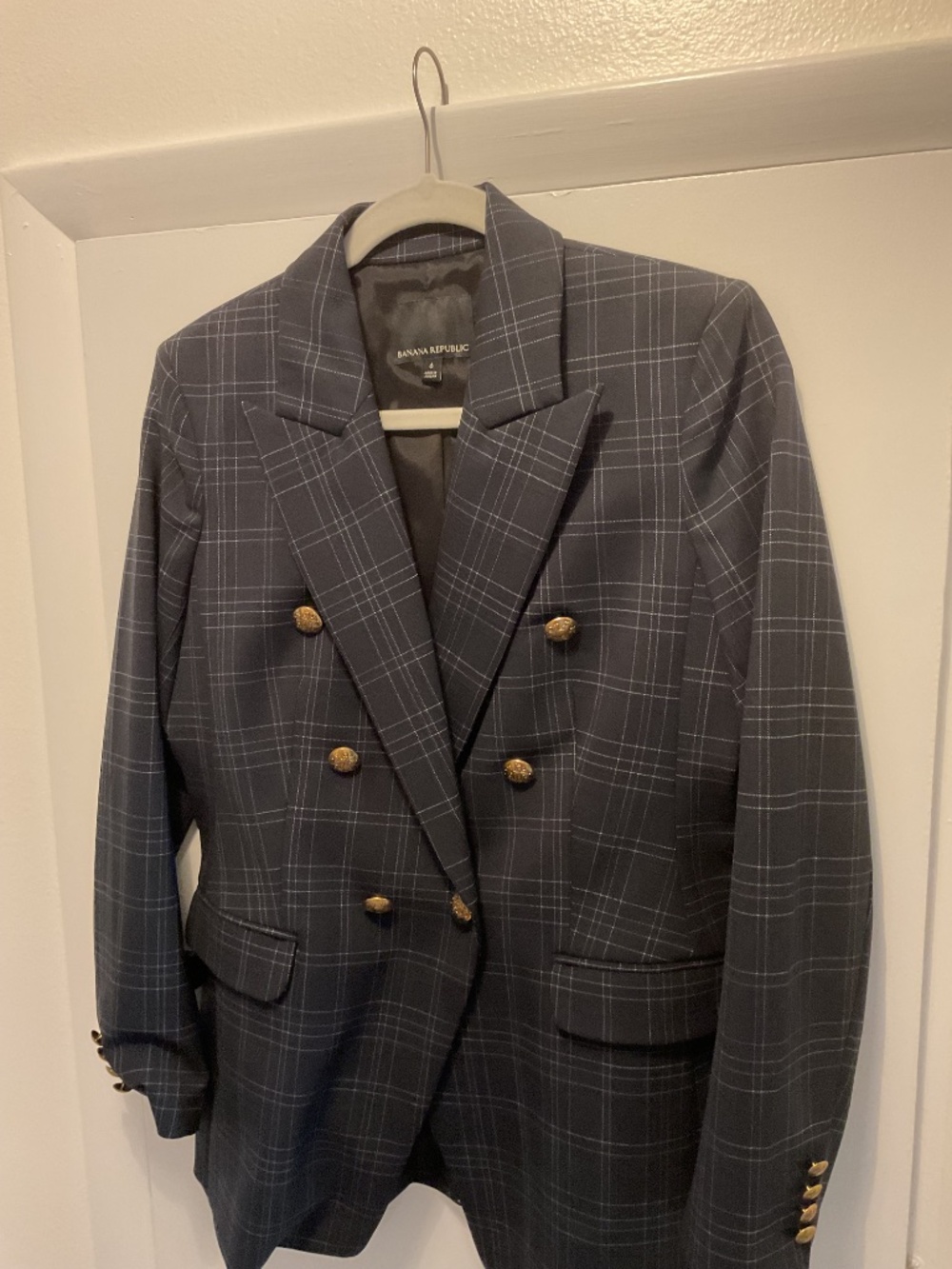 Banana Republic Fitted Blazer, Size 6, Navy Plaid Pattern - Picture 2 of 5